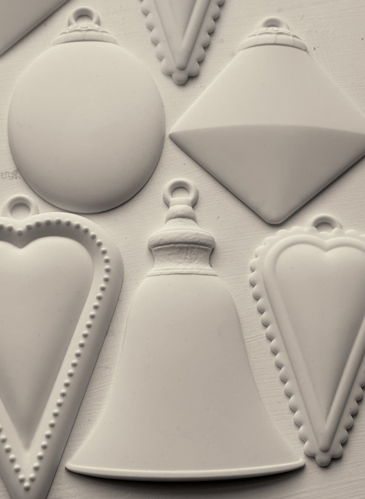 Bibelots 2 IOD Decor Mould